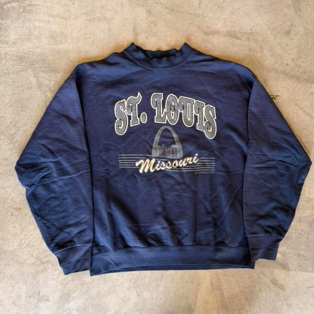 Fruit-of-the-loom Men's Navy and Blue Sweatshirt